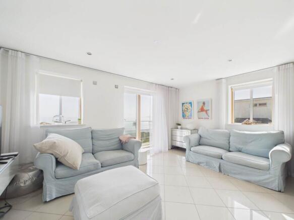 3 honeycombe lounge