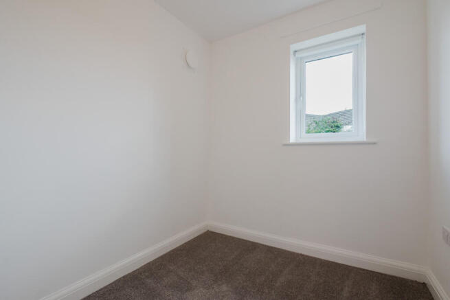 4 bed House to rent Image 12