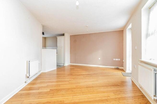 Lounge / Dining Area