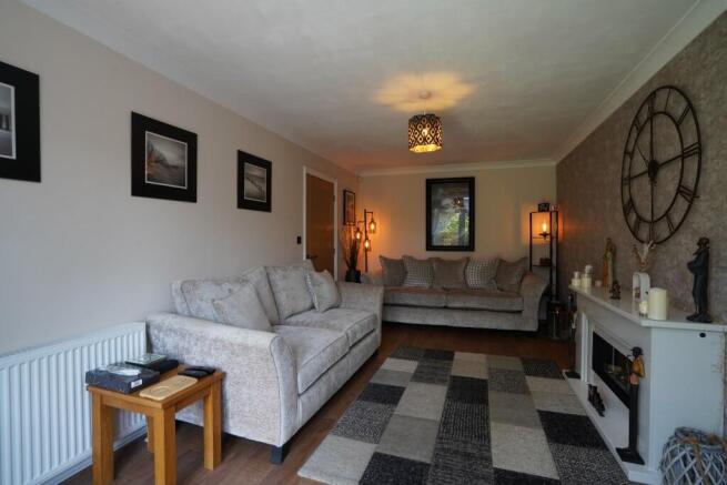 3 bed Semi-Detached for sale Image 4