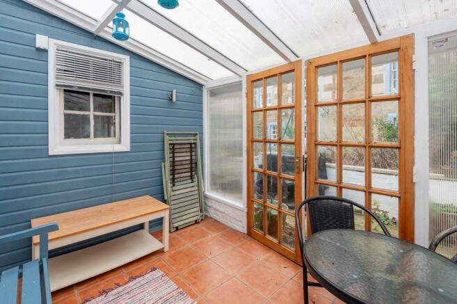 SUMMER HOUSE