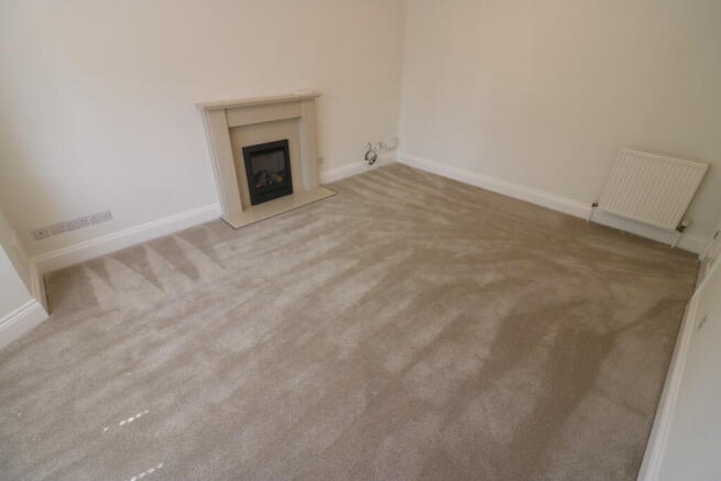 4 bed Detached to rent Image 4