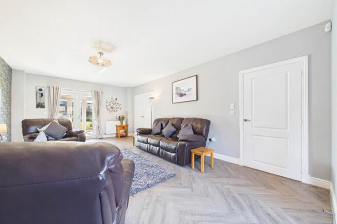 Honeybee Avenue, Cambuslang photo 4