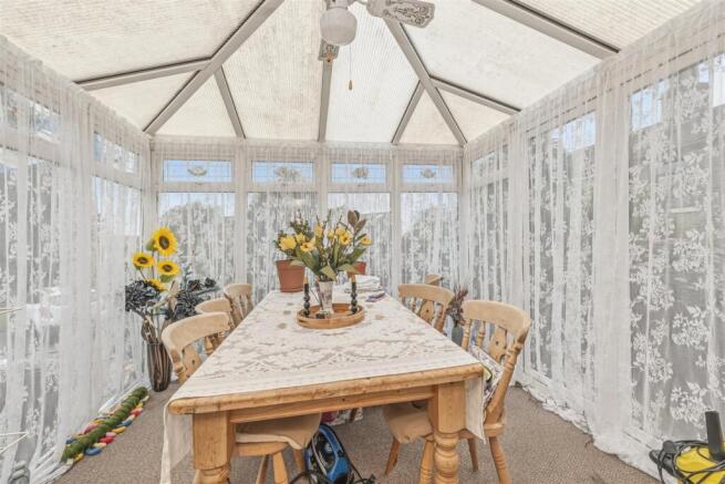 3 bed Semi-Detached for sale Image 8