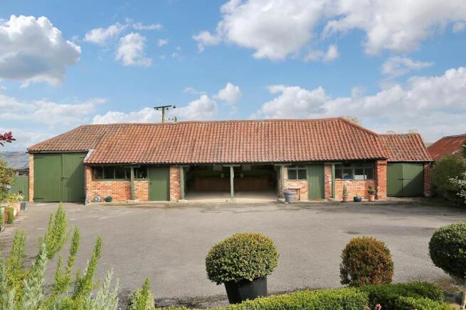 OPEN FRONTED CART SHED