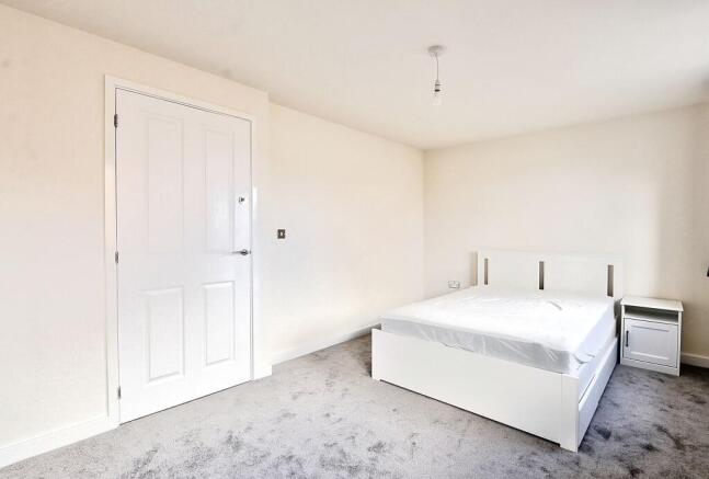 1 bed House Share to rent Image 9