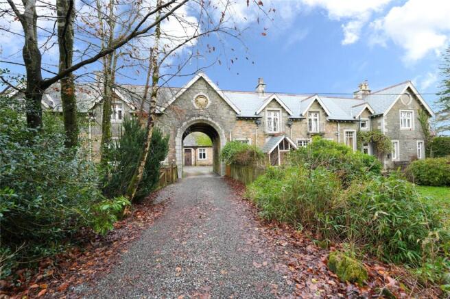 Courtyard Driveway