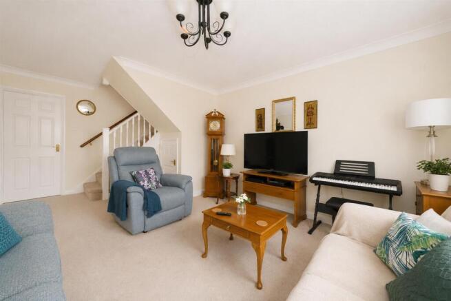 59-Upper-Heath-Rd-1014.jpg