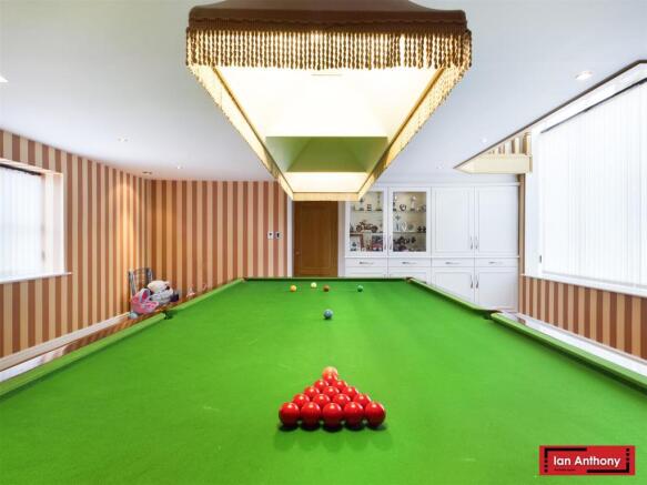 GAMES ROOM