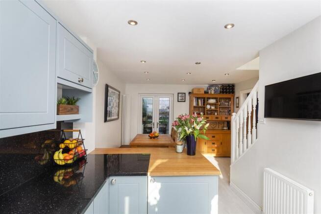 4 bed Detached for sale Image 8