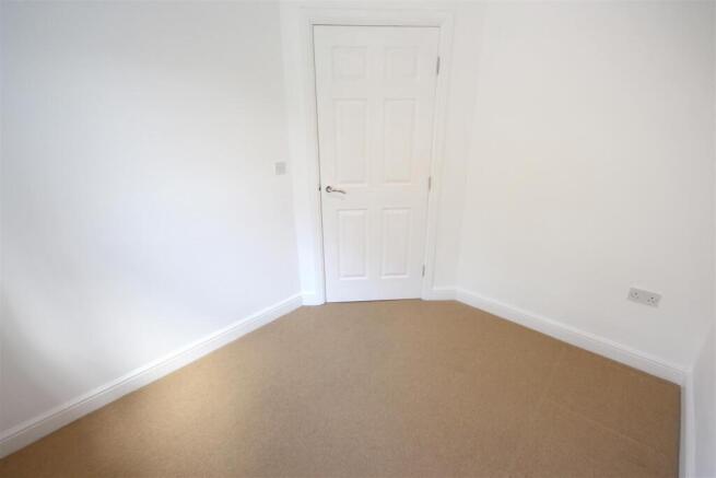 2 bed Apartment to rent Image 12