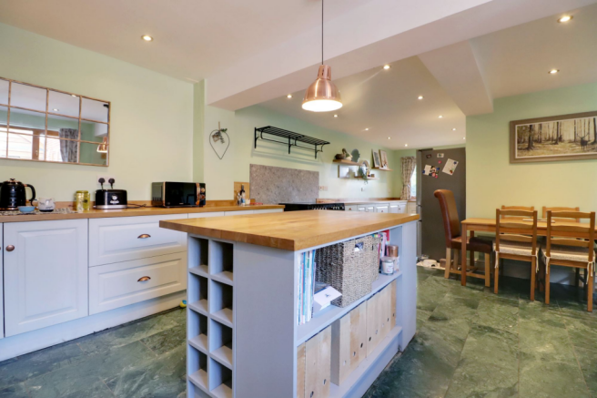 3 bed Detached for sale Image 7