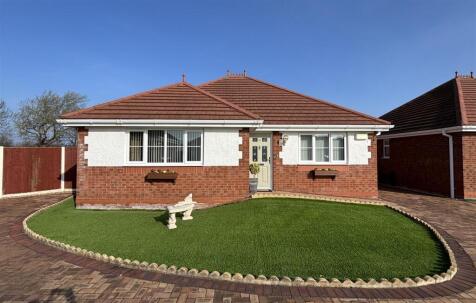 Summer Court, Towyn, LL22