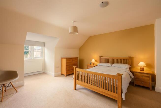 3 bed House for sale Image 11