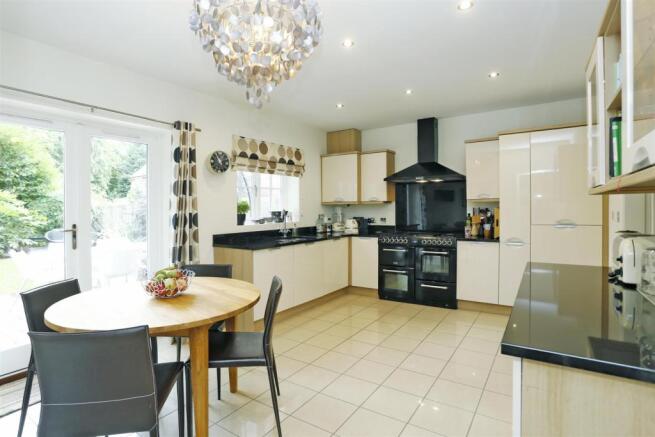 LIVING KITCHEN