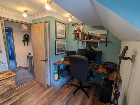 Photo 8