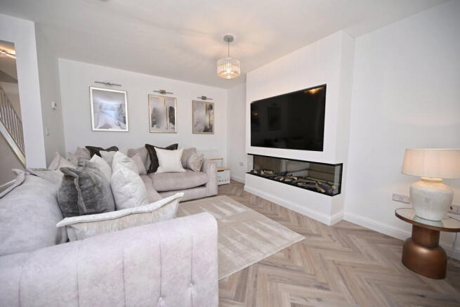 3 bed Semi-Detached for sale Image 10