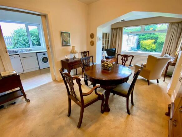 4 bed Detached Bungalow for sale Image 11