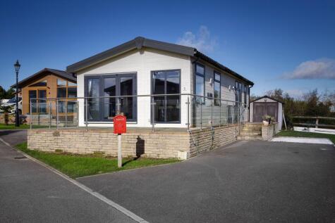 Staynall, Nr Hambleton, FY6 9DX