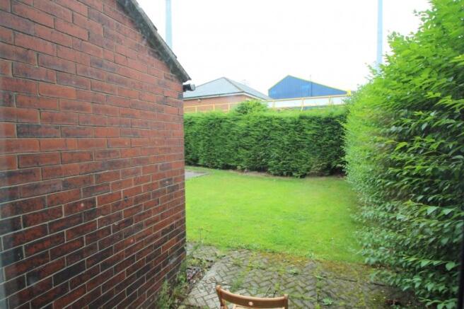 5 bed Semi-Detached to rent Image 11