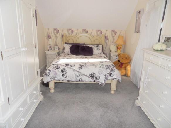 BEDROOM 2