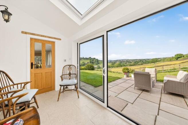 4 bed Detached for sale Image 7