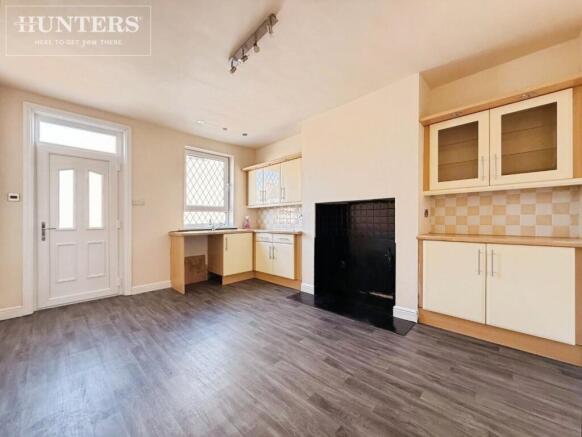 3 bed Terraced to rent Image 4