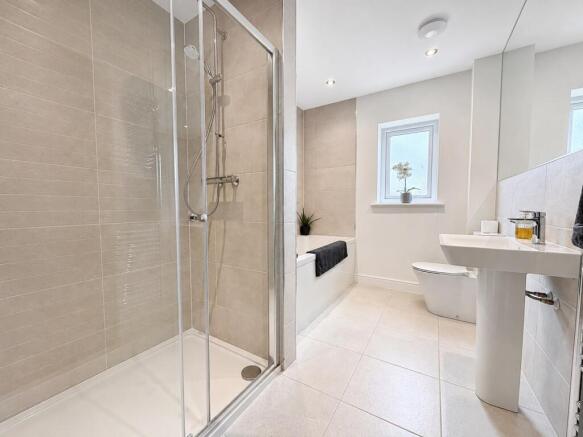 4 bed Detached for sale Image 5