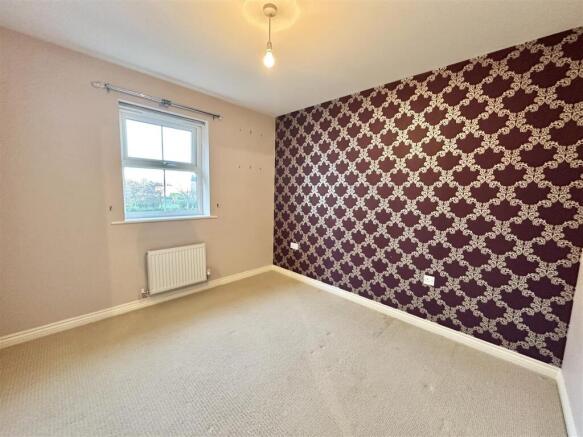 4 bed House for sale Image 6