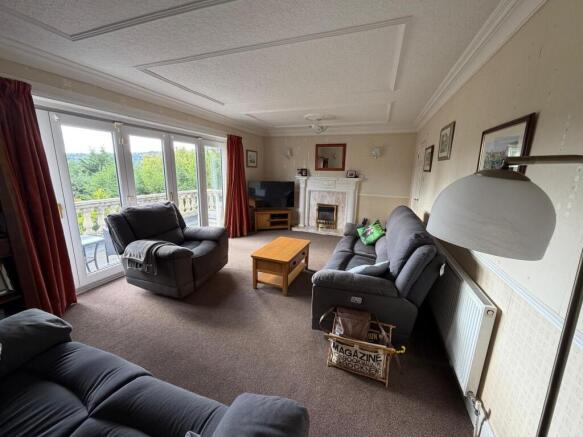4 bed Detached for sale Image 4