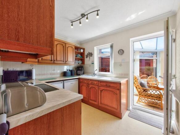 2 bed Semi-Detached Bungalow for sale Image 6