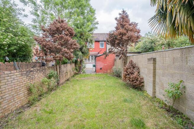 Lansbury Drive, Hayes, UB4 photo 4