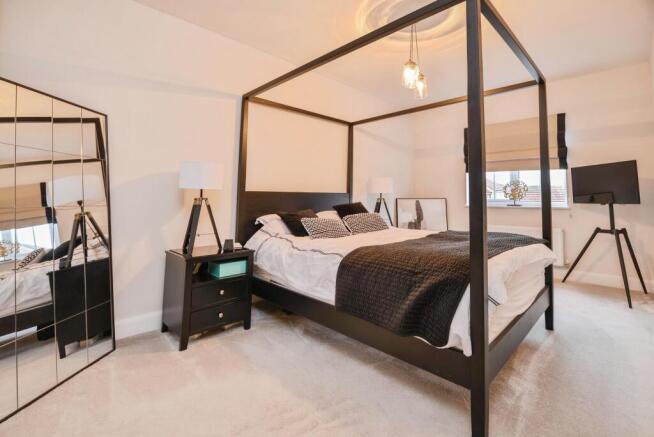 5 bed Detached for sale Image 12