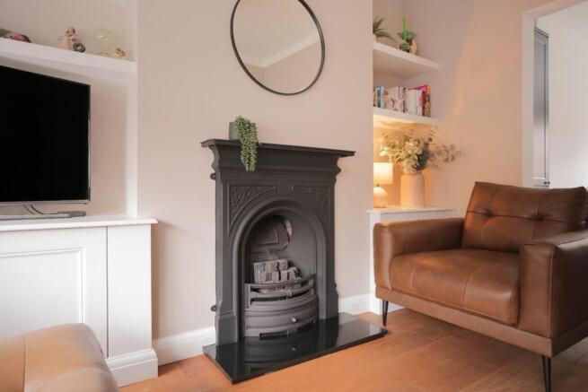 Feature Cast Iron Gas Fireplace