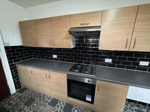 3 bed House to rent Image 4