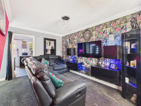 2 bed Semi-Detached for sale Image 6