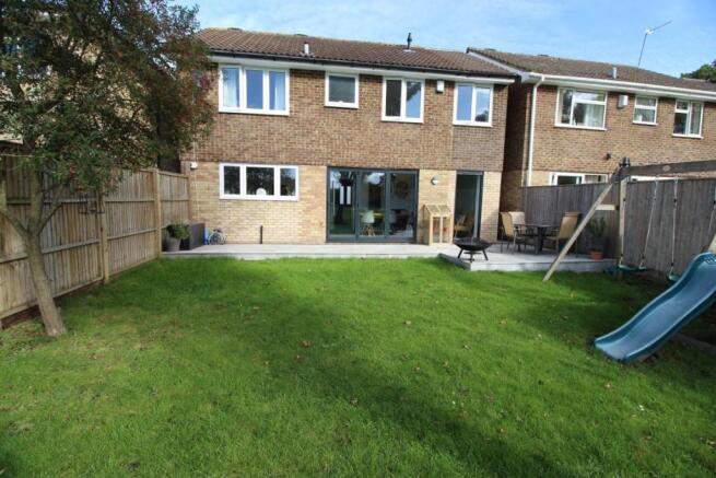 13 Briars Close (12).JPG