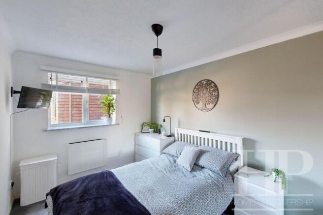 Black Swan Close, Pease Pottage, RH11 photo 4