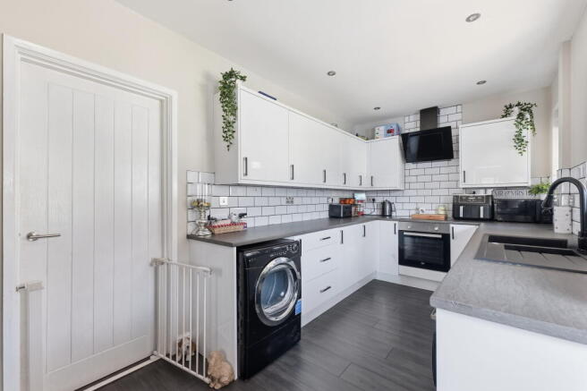 2 bed Semi-Detached for sale Image 7