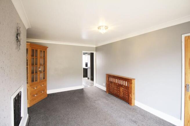 3 bed Semi-Detached to rent Image 4