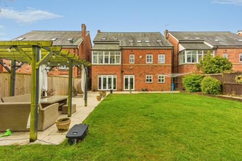 Drywood Avenue, Manchester, M28