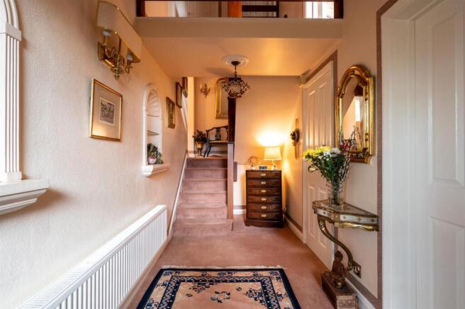 4 bed Detached for sale Image 5
