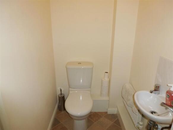 Cloakroom/wc