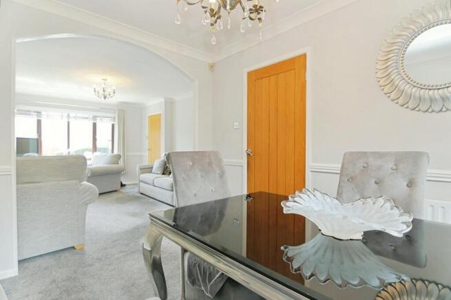 3 bed Detached for sale Image 9