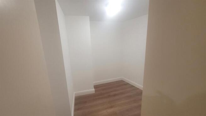 flat b 4 reg - storage next to bedroom.jpg