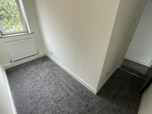 2 bed Terraced to rent Image 6