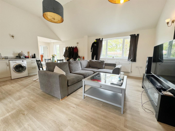 OPEN-PLAN KITCHEN/LIVING ROOM