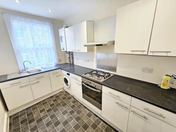 2 bed Maisonette for sale Image 11