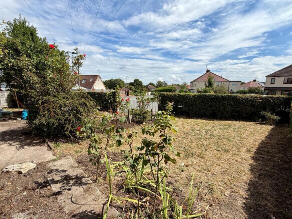 3 bed Semi-Detached for sale Image 9