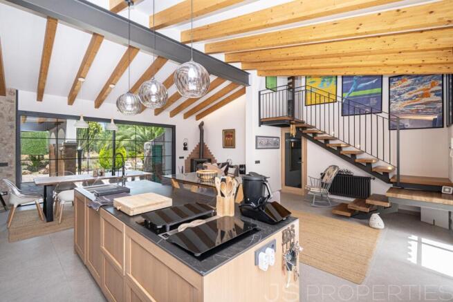 Rustic villa for sale